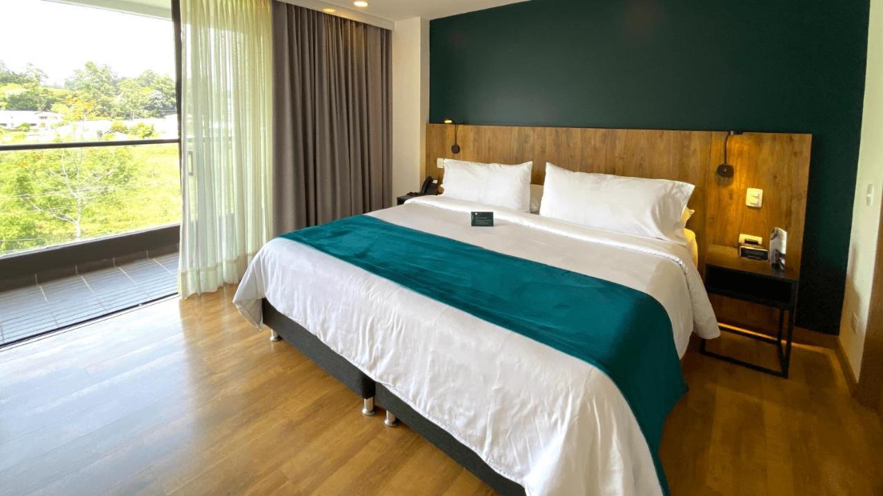 Hotel Lagoon Rionegro Bagian luar foto