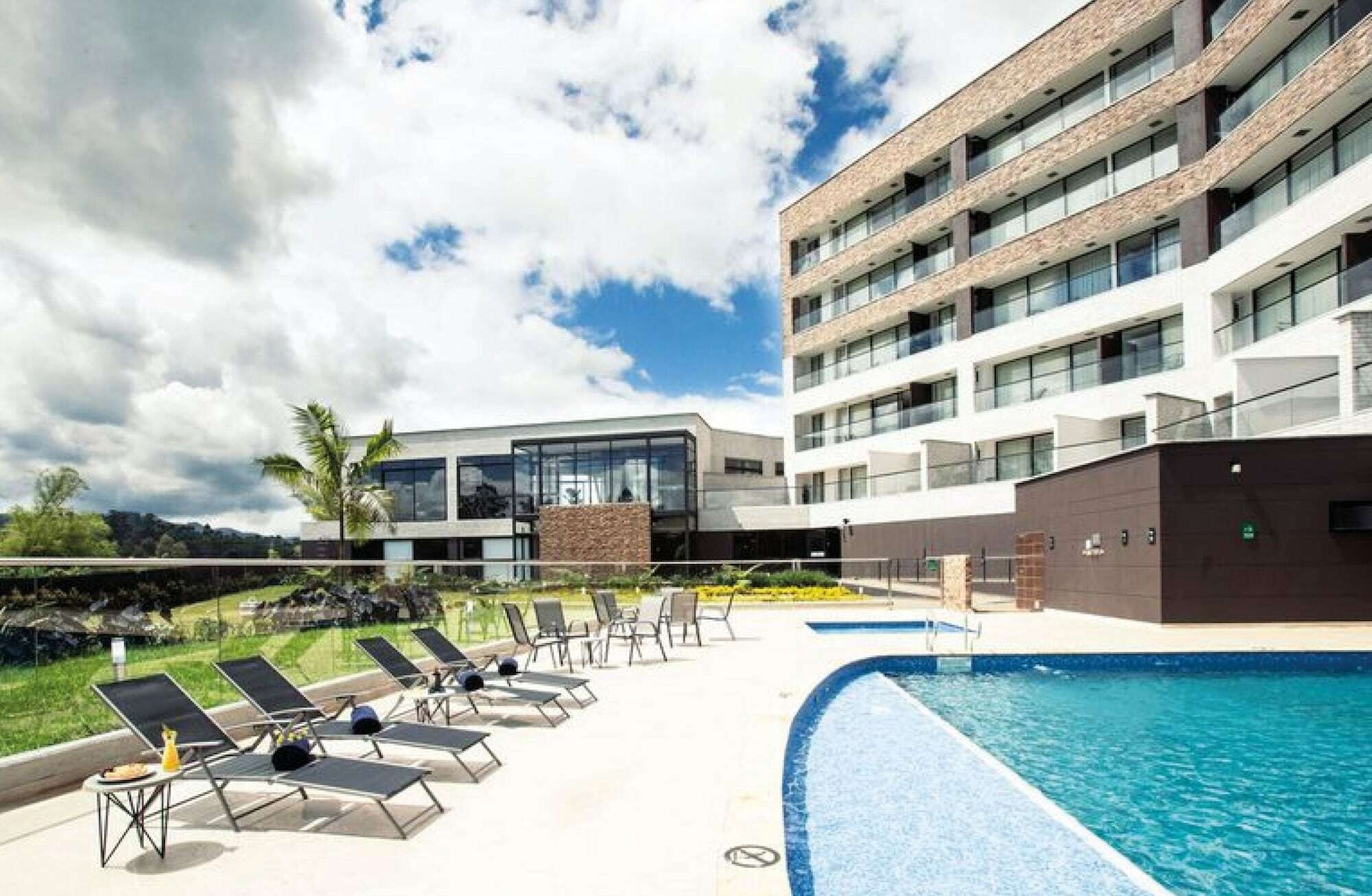 Hotel Lagoon Rionegro Bagian luar foto